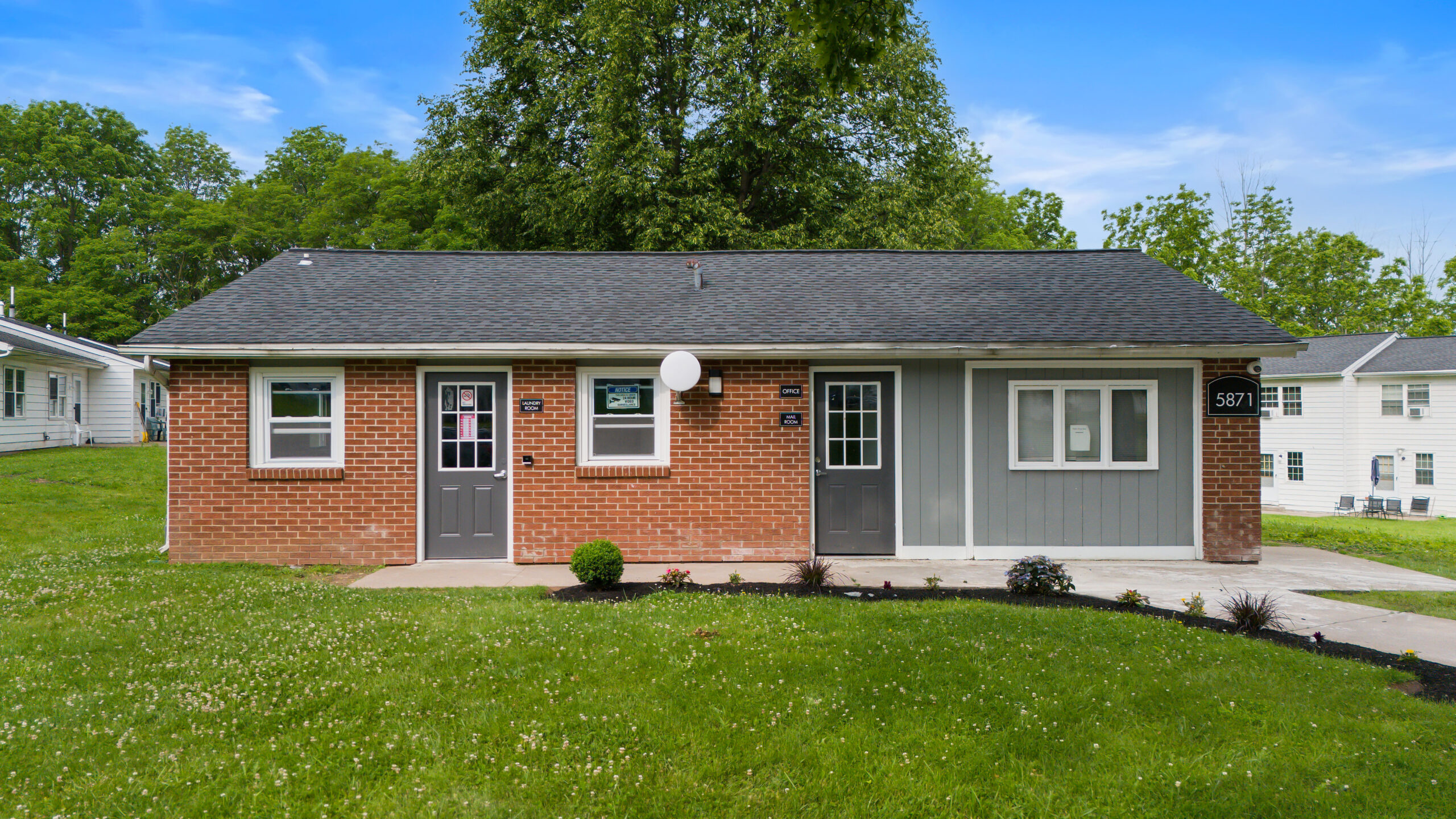 Belle Courts Apartments